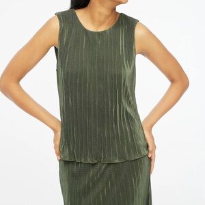 (matching set) J. Crew Olive Green plisse top and skirt